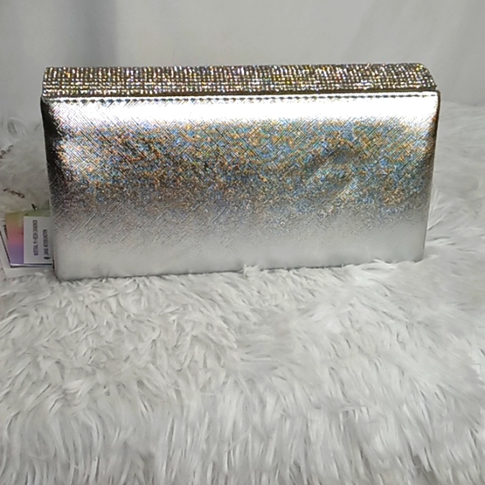 Bee Embellished Clutch Bag 🐝 - Picture 13 of 17